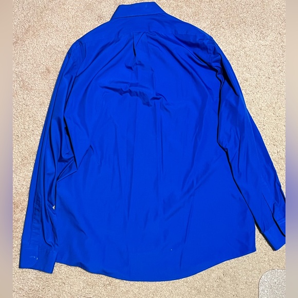 Men’s Van Heusen Blue Dress Shirt - Picture 2 of 3